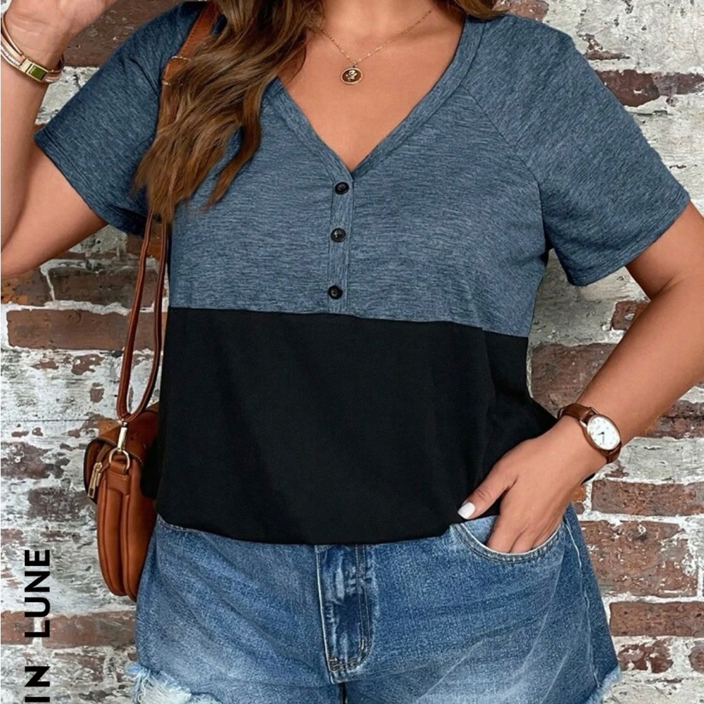 SHEIN Lune plus two tone button detailed tee New with Tags